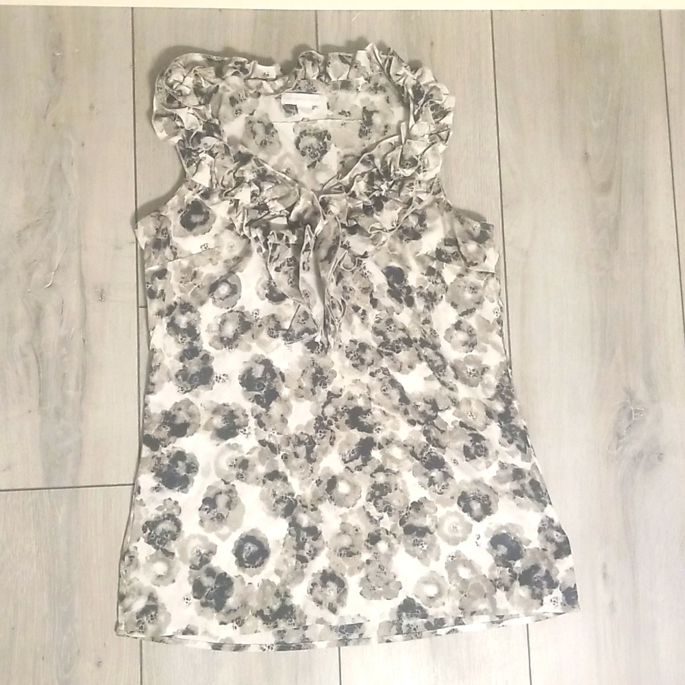 New York & Company Black and Gray Flower Ruffled Tank XS